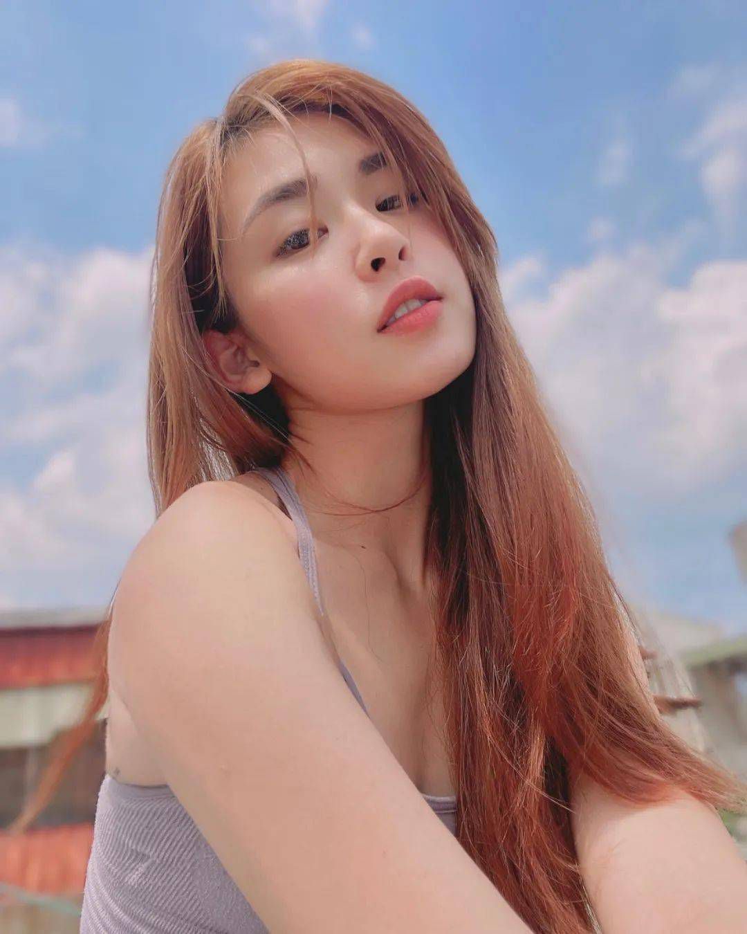 你这个外人再不滚开，当心我他妈弄死你。